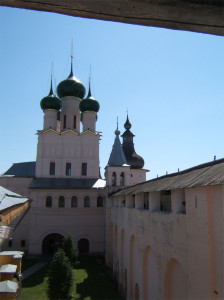 В тени