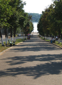 Аллея к Волге